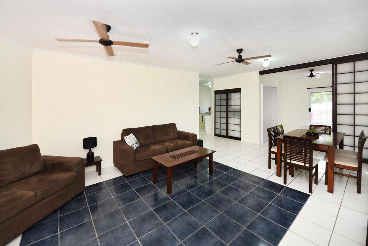 Golden Sands Beachfront Resort Yorkeys Knob المظهر الخارجي الصورة