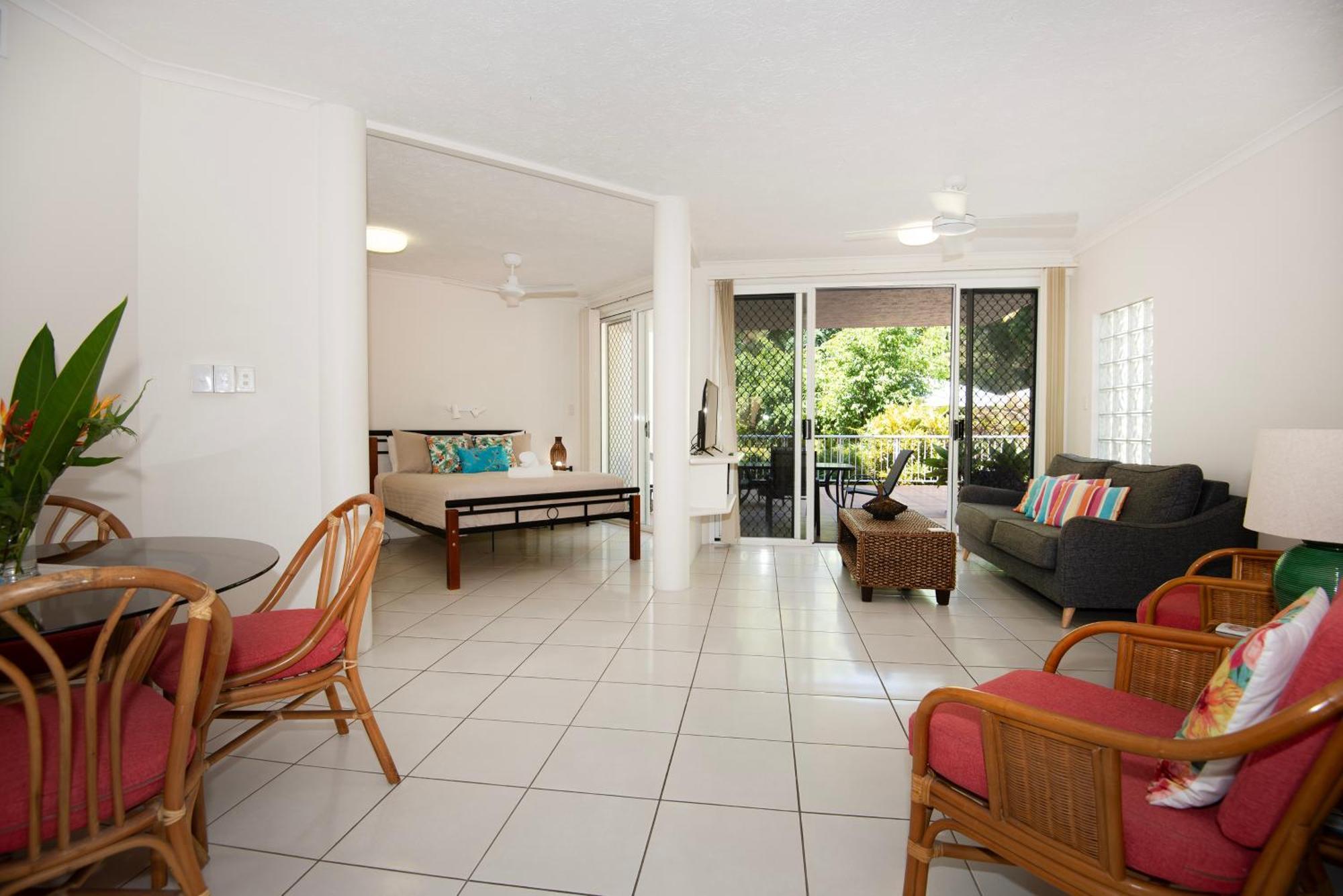 Golden Sands Beachfront Resort Yorkeys Knob المظهر الخارجي الصورة